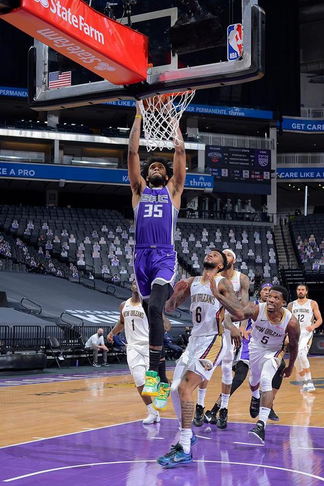 爱游戏入口-鹈鹕碾压四川队，福克斯惊艳四座