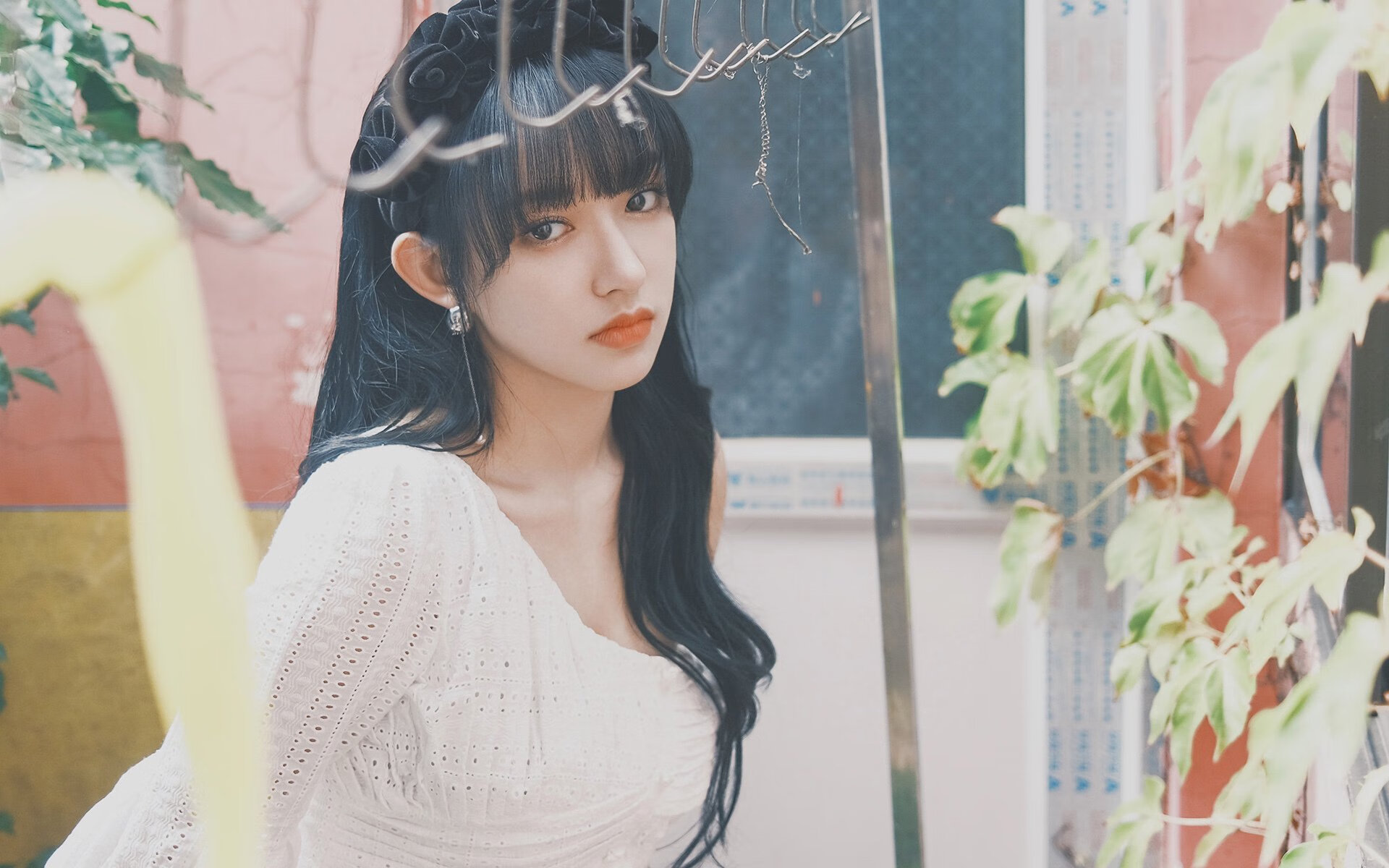 东方红魔饮恨绿茵场，西方神锋破茧刷新天—当团队凯歌与个人史诗在足球世界中同时奏响