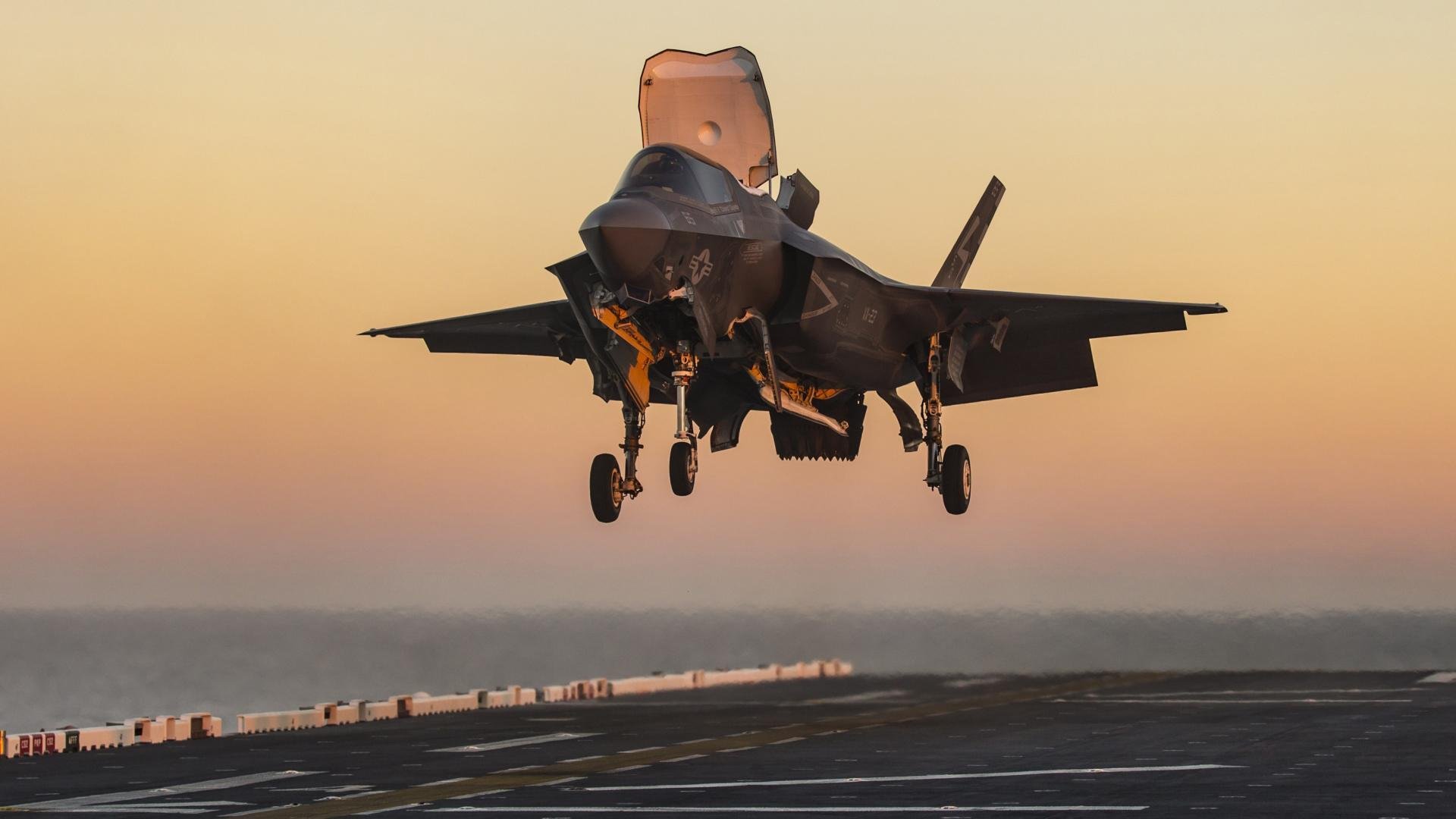 F1新赛季揭幕战之夜，乔治·斯通斯如何定义全程高能输出