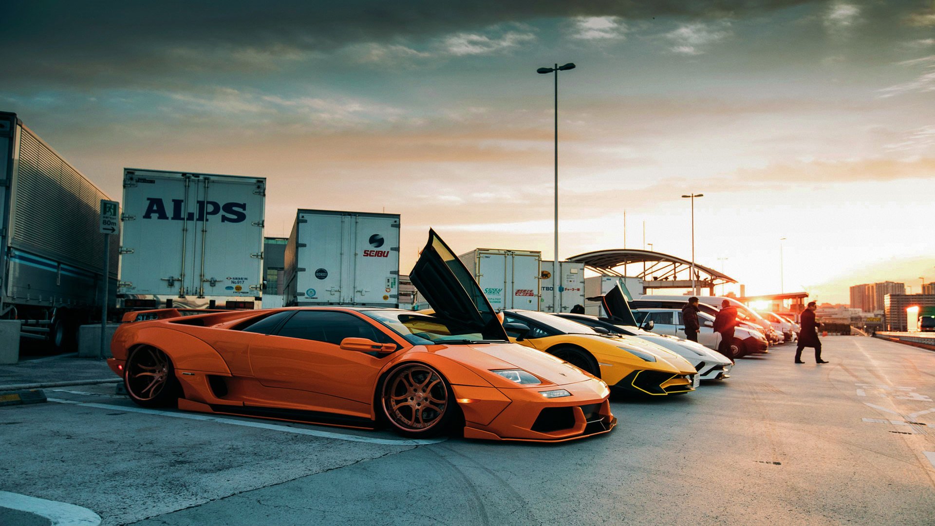 爱游戏官方入口-当格鲁吉亚人接过方向盘，克瓦拉茨赫利亚如何统治绿茵与赛道